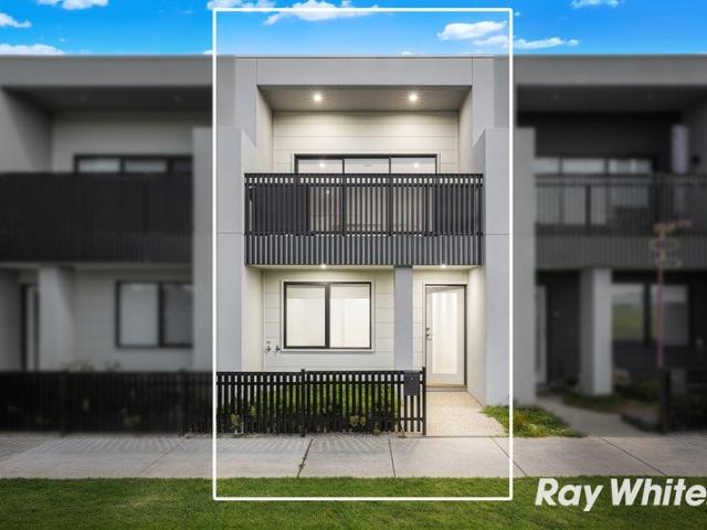 House for sale in Kinbrook, Melbourne