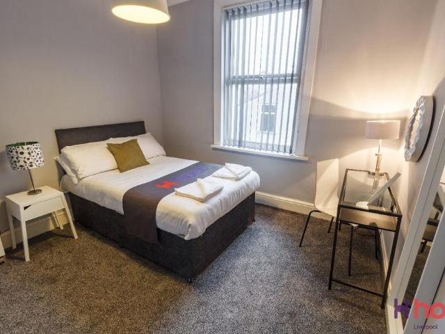 House for rent in Calderstones