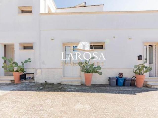Locale Commerciale in vendita a Puglia, Lecce
