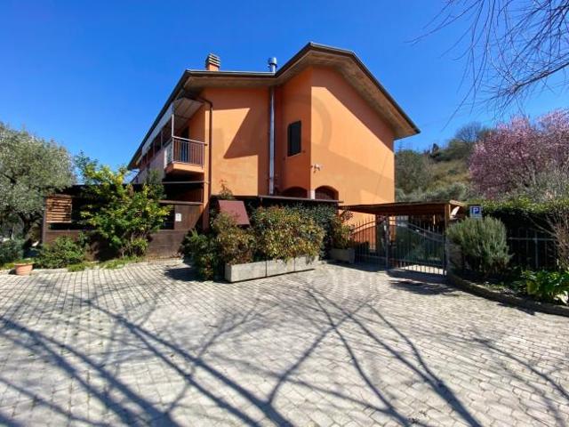 Locale Commerciale in vendita a Unione di comuni Valmarecchia, San Leo