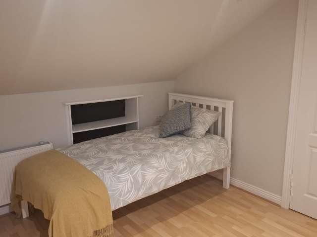 Room to rent in High Park, Dublin