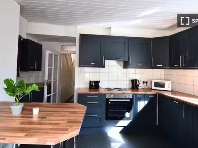 House to rent in Bluebell, North Tipperary