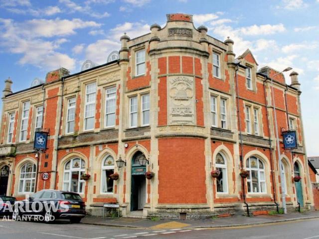 Apartment for rent in Falcon Lodge, Wales