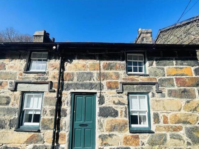 House for sale in Caernarfon, Wales
