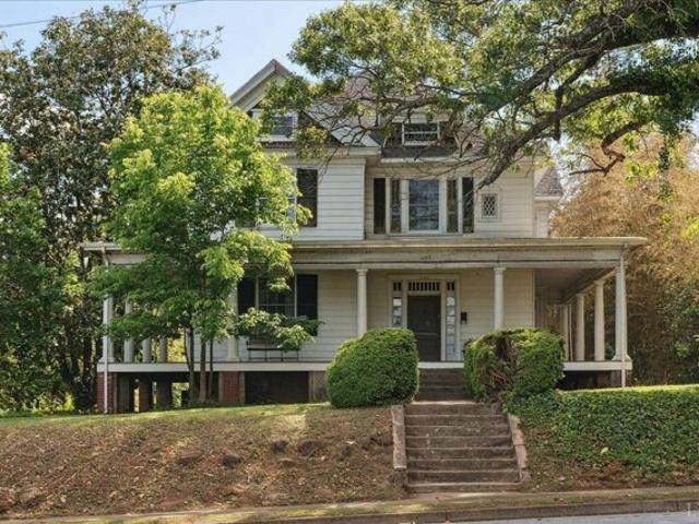 House for sale in Altavista