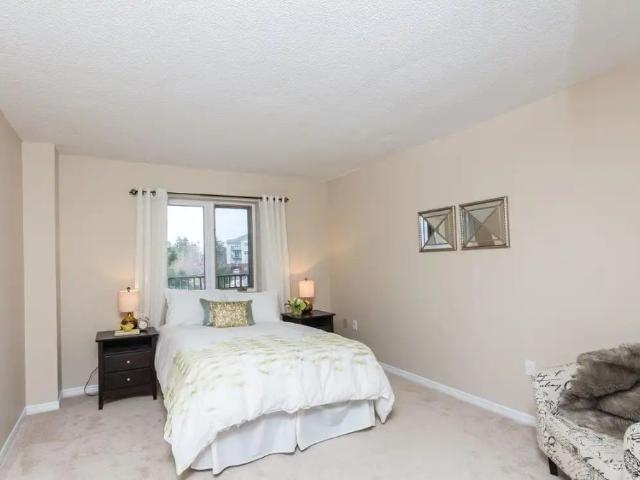 Apartment for rent in Paper Mill Lake, Bedford