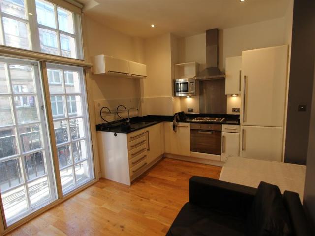 Studio for rent in West Yorkshire