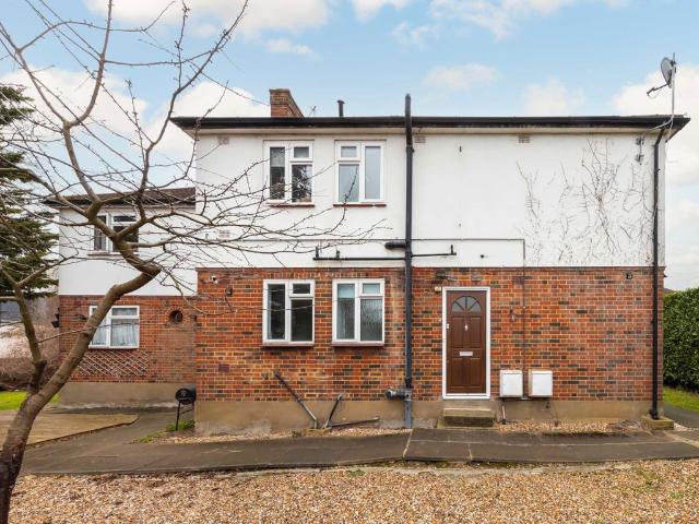 Apartment for rent in Colney Hatch, Greater London