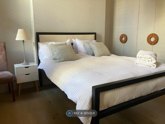 Apartment for rent in Saint Giles, Bloomsbury