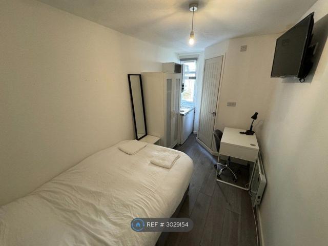 Studio for rent in Brunswick, Brighton & Hove