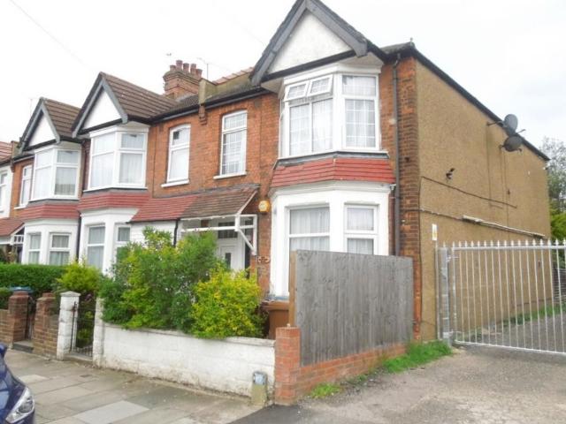 Apartment for rent in Lane, Greater London