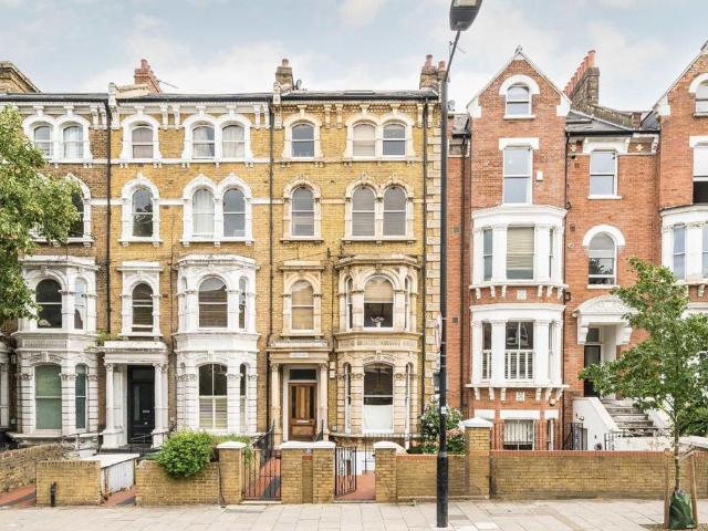 House for rent in Stockwell, Greater London