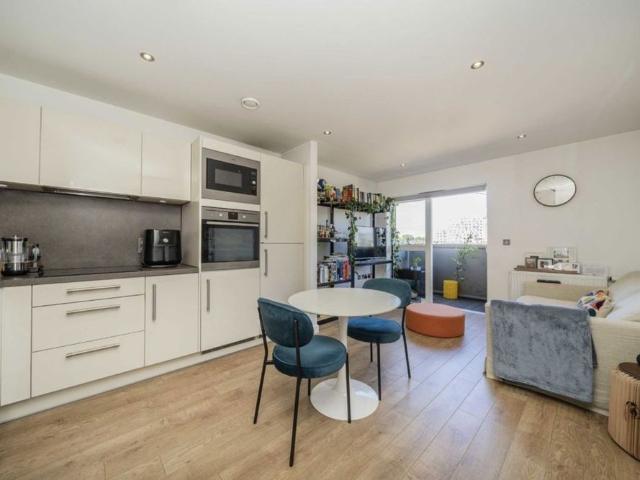 Apartment for rent in London Borough of Lambeth, Greater London