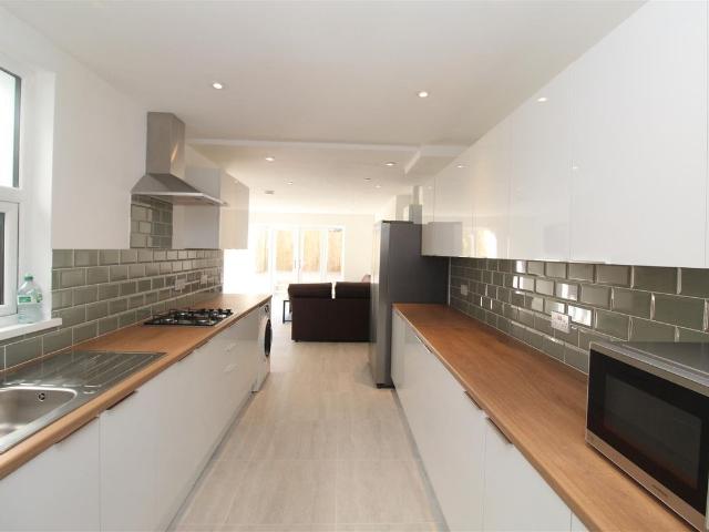 Apartment for rent in Plasnewydd, Falcon Lodge