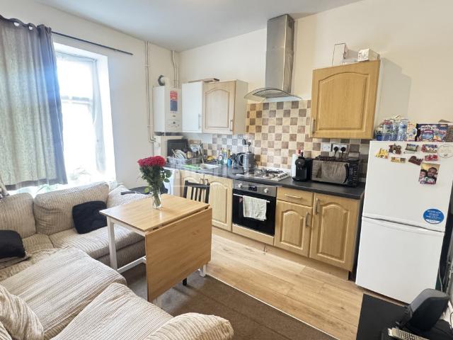 Apartment for rent in Plasnewydd, Falcon Lodge