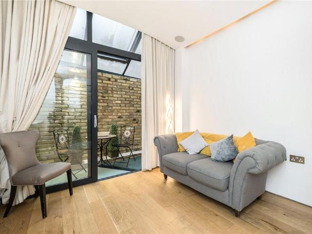 Apartment for rent in Covent Garden, Greater London