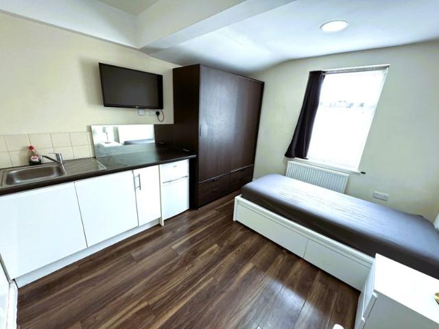 Studio for rent in London Borough of Redbridge, Greater London