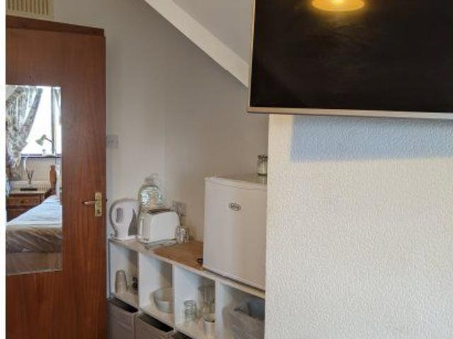 Room to rent in Rush