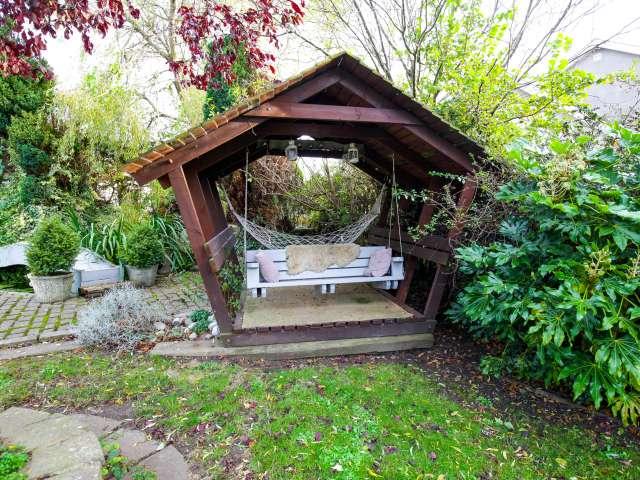 Room to rent in Rush