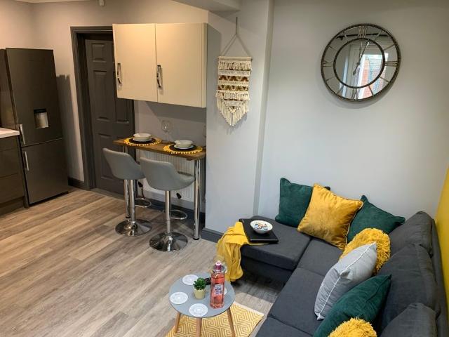 Room for rent in California, Key Street