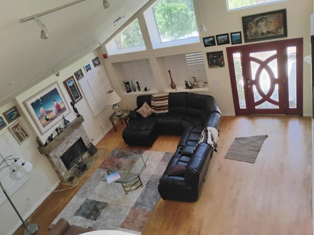 Room for rent in Canyon Country, California