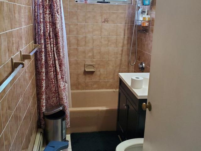 Room for rent in Auburndale, Massachusetts