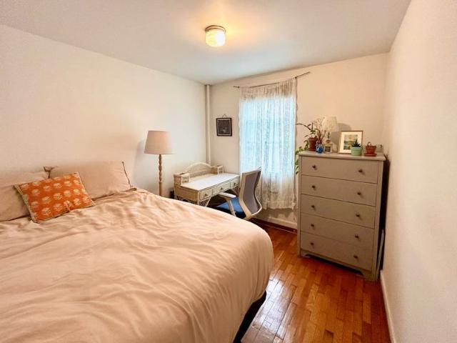 Room for rent in Arverne, New York