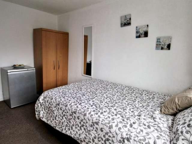 Room for rent in London Borough of Hammersmith and Fulham, Greater London