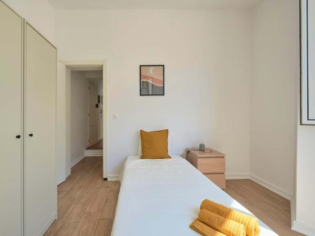 Quarto alugar em Bairro Lopes, Lisboa
