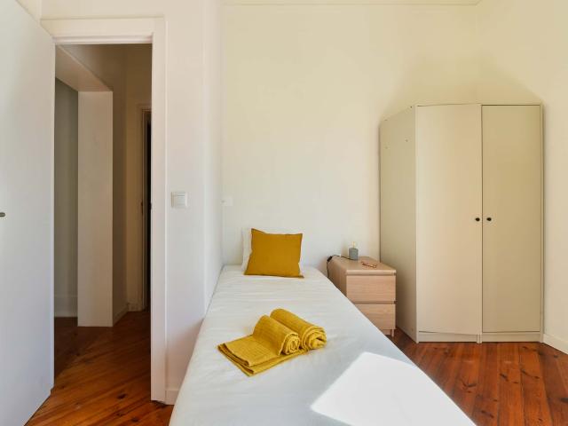 Quarto alugar em Bairro Lopes, Lisboa