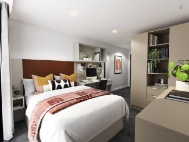 Room for rent in St Matthew's, Old Wharf