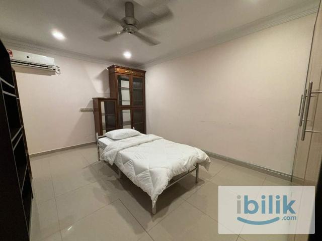 Room for rent in Taman Bangsar, Kuala Lumpur