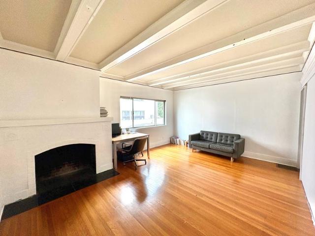 Room for rent in Pasadena, California