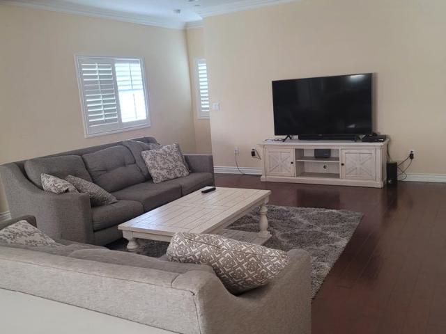Room for rent in Canoga Park, California