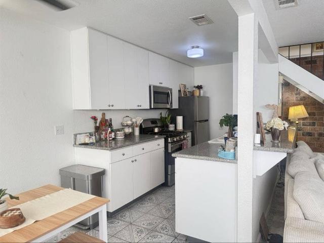 Room for rent in California