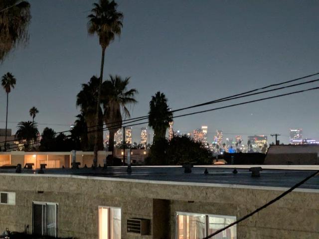 Room for rent in Canoga Park, California