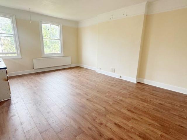 Apartment for rent in Aldrington