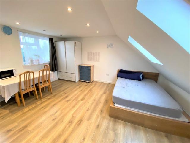 Studio for rent in Loxford, Greater London