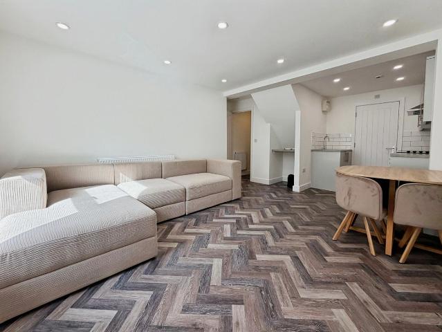 Apartment for rent in St Martins, Caerphilly