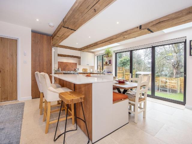 House for rent in London Borough of Merton, Raynes Park