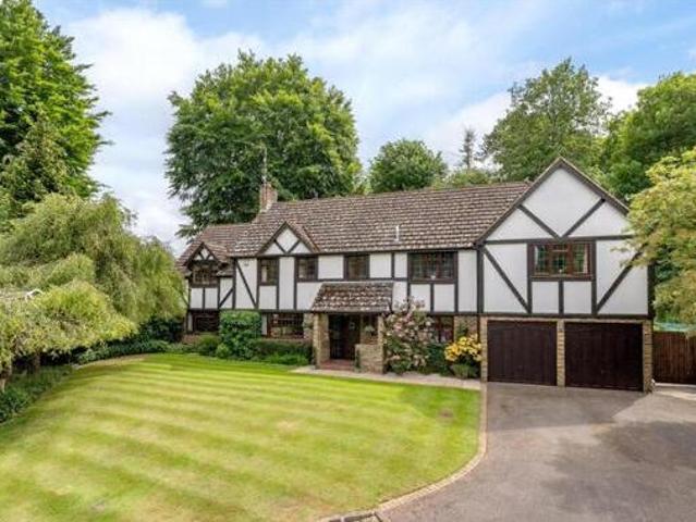House for sale in Leatherhead, Mole Valley