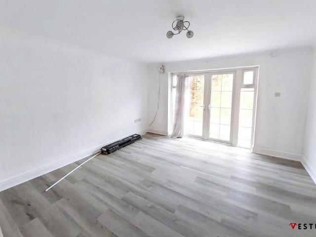 Apartment for rent in London Borough of Ealing, Greater London