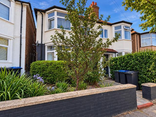 Apartment for rent in London Borough of Croydon, Greater London
