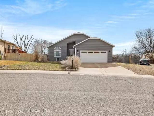House for rent in Clifton