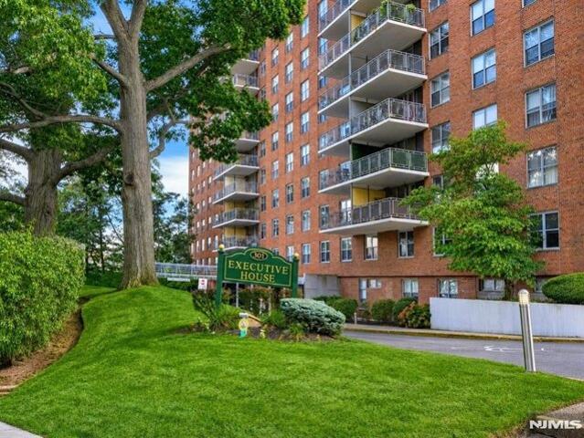 Condo for sale in Hackensack, Bergen County