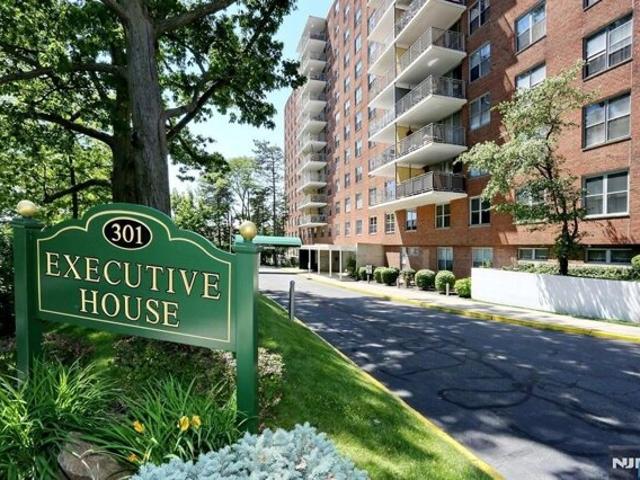 Condo for sale in Hackensack, New Jersey