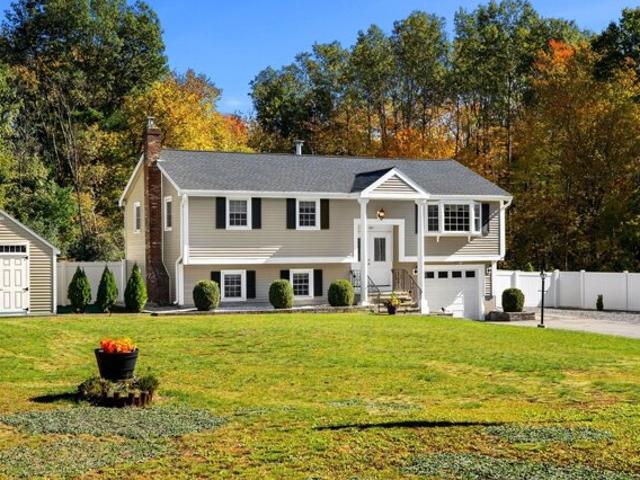 House for sale in Tewksbury, Middlesex County