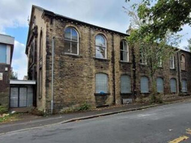 House for sale in Huddersfield, West Yorkshire