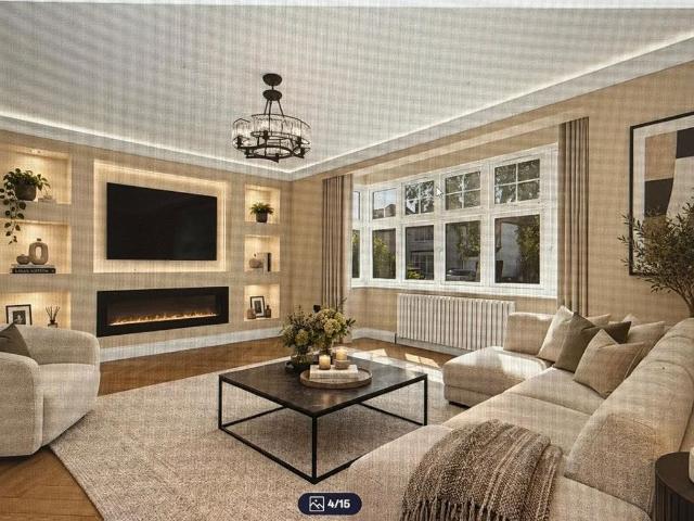 Apartment for rent in Oakleigh Park, Greater London