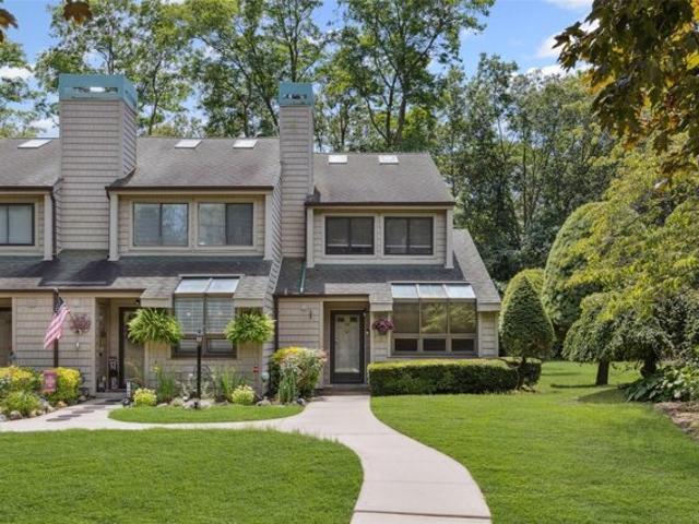 Condo for sale in East Islip